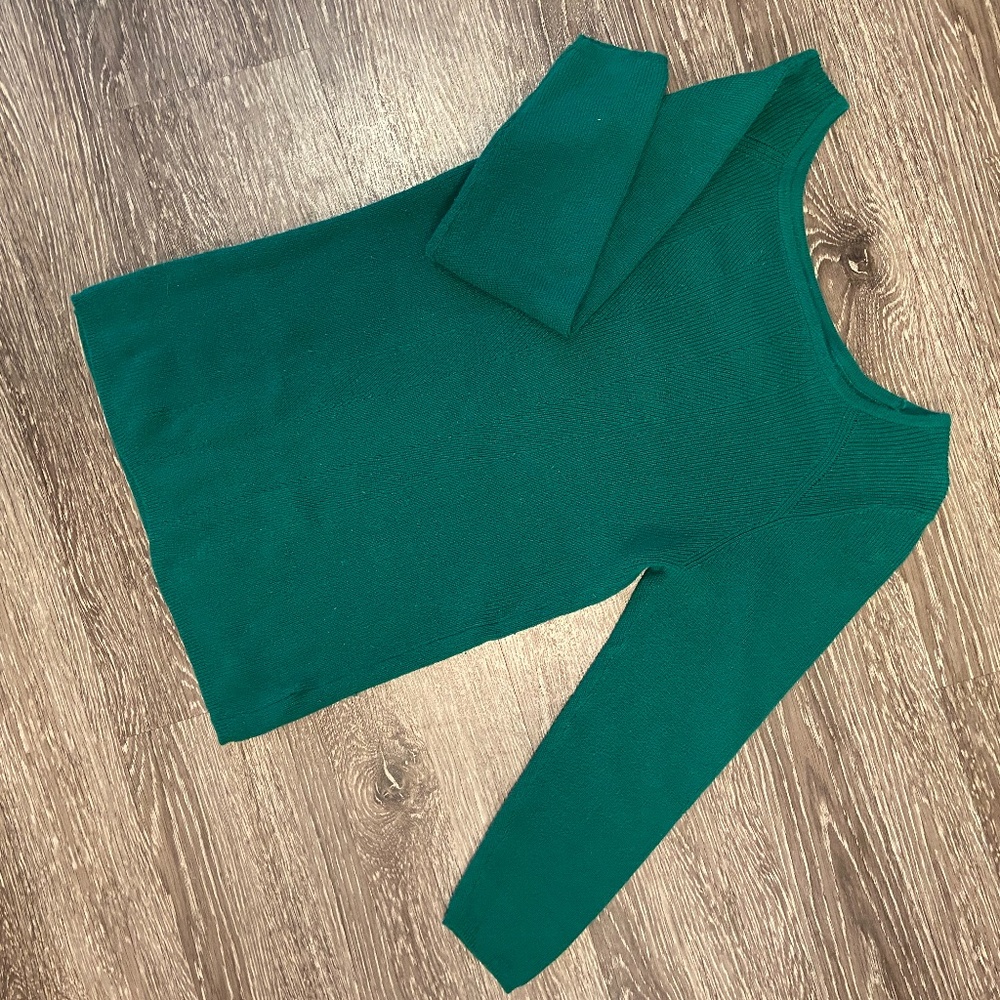 The Limited - Green crewneck Sweater
